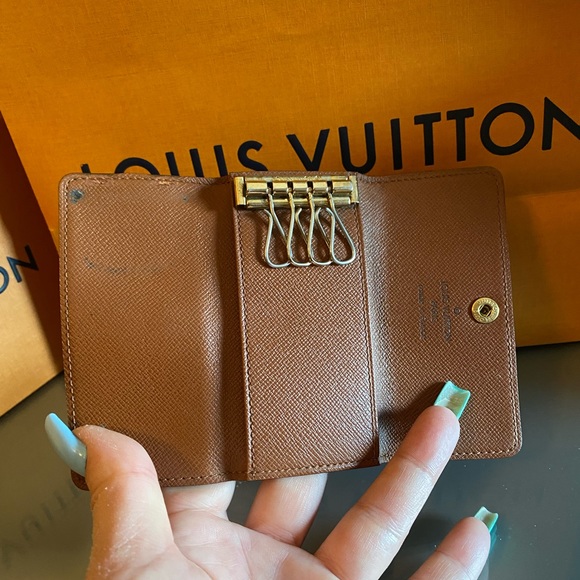 Louis Vuitton 4 Key Holder ~ Authentic - Picture 7 of 12